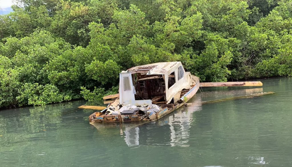 APER funded an operation to recover abandoned boats in Martinique, photo courtesy APER