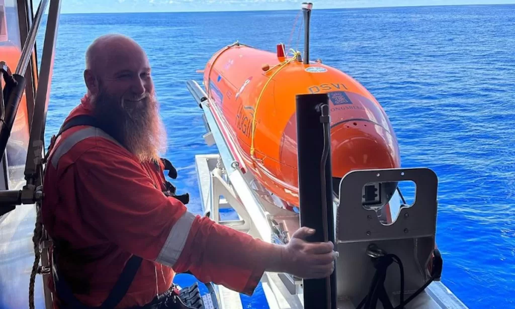 DSV used an autonomous underwater sonar to search for Amelia Earhart's plane