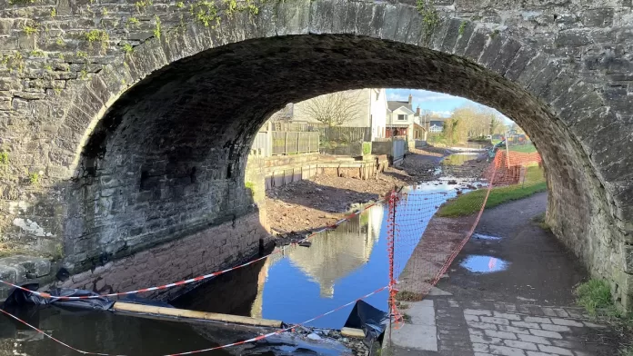 Repairs are being carried out on the Monmouthshire & Brecon Canal. Photo courtesy Richard Joyce