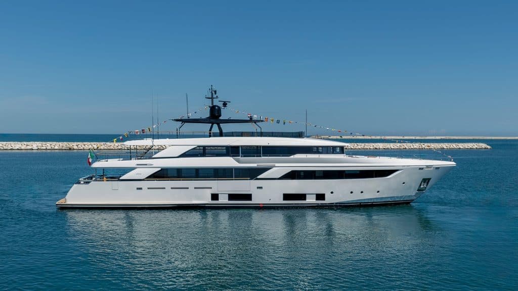 Custom Line Navetta 42 M:Y FELICITY