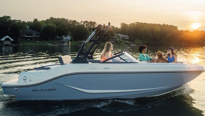 Bayliner has redesigned its D-series