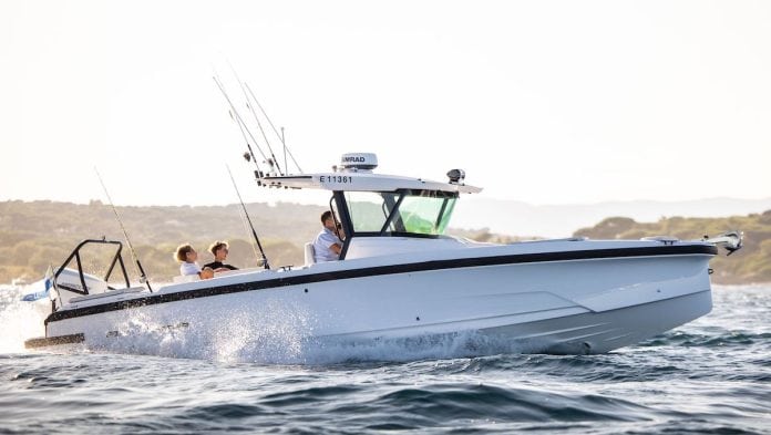 The Axopar 29 CCX builds on the platform of the all-new Axopar 29 Sun Top and Cross Cabin models