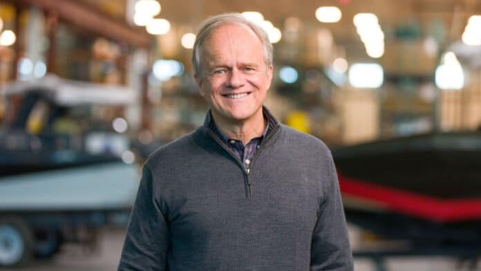 Correct Craft president to step down