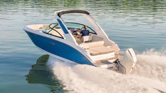 New Sea Ray SDX 230 lineup