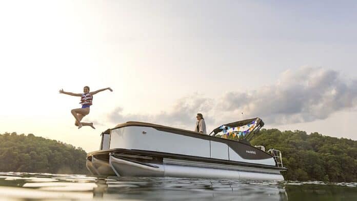 New powerboat sales continue to decline