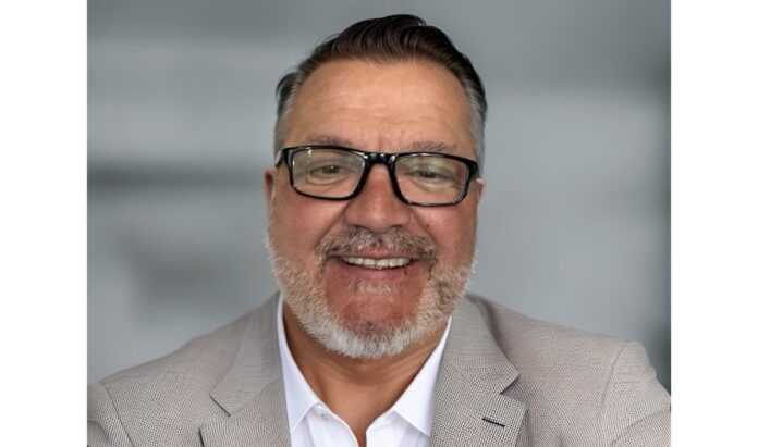 New VP of sales and marketing for Crest and Balise pontoons