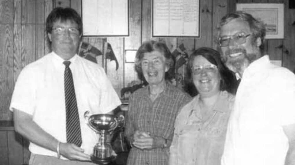 Electric boating pioneer dies