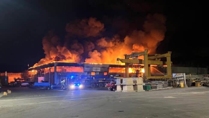 Maxi Dolphin shipyard destroyed by fire