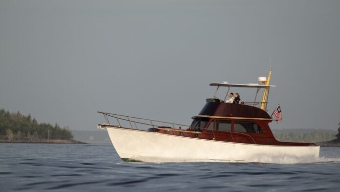 Lyman-Morse unveils Hood 42 LM classic motor yacht