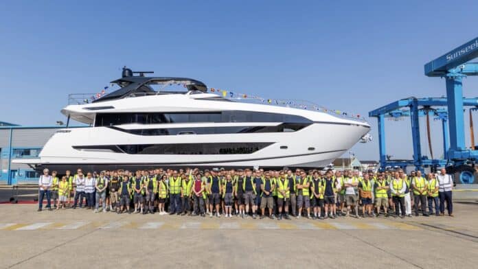 Sunseeker Manhattan 94 hits the water