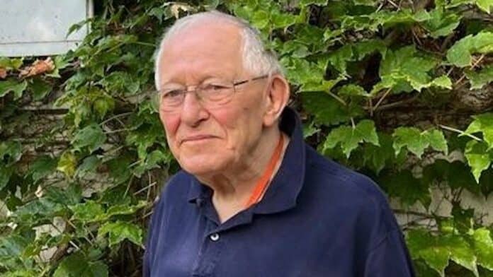 Jean-Pierre Jouët, French boating pioneer, dies aged 99