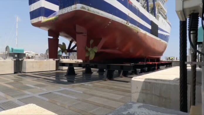 LR classes 5,000-tonne yacht shiplift