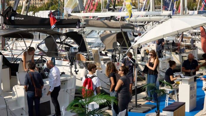 Barcelona show draws 20,000 visitors